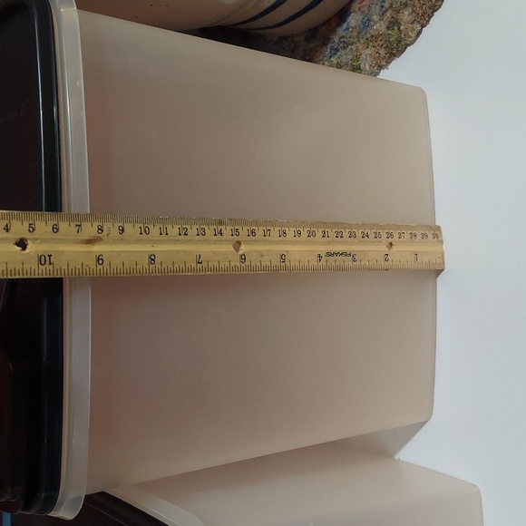 Two Tupperware Ceral Keepers - Picture 3 of 8